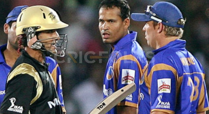 Sourav Ganguly and Shane Warne argued over the umpire's decision when Ganguly was shown not out after camera failed to prove the catch. Warne showed disappointment later and both of them were fined 10% of their fees