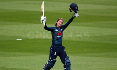 Sarah Taylor becomes first female coach for male franchise cricket
