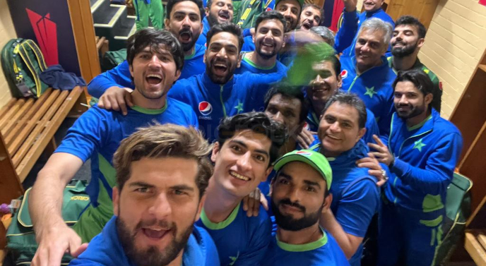 Pak vs NZ semifinal: Indian cricketers slammed for taking jibe at Pakistan's win